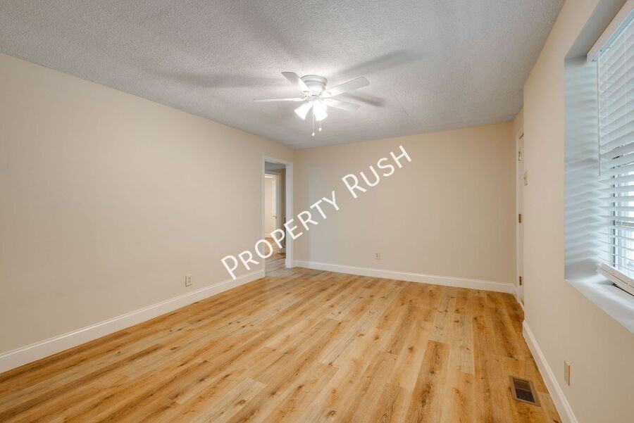 91 Circle Dr #B - Photo 6 of 24