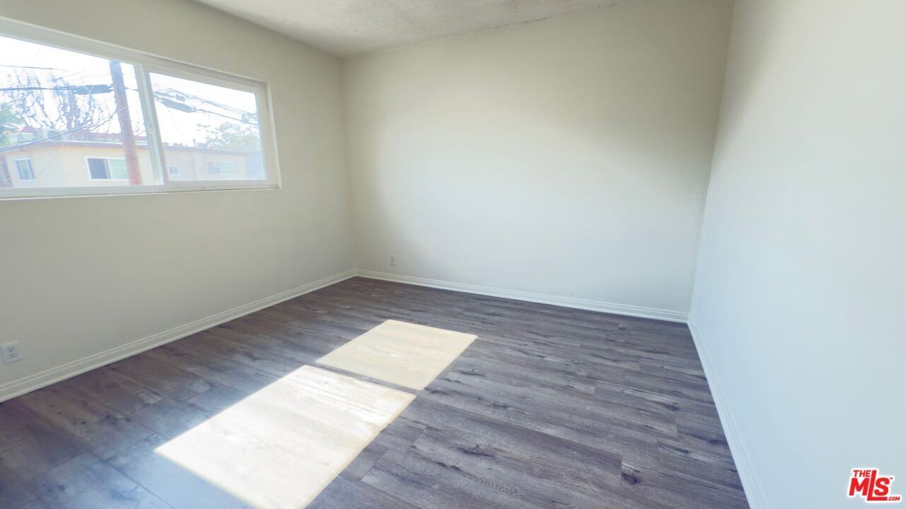 979 S Kingsley Dr #979-6 - Photo 7 of 17