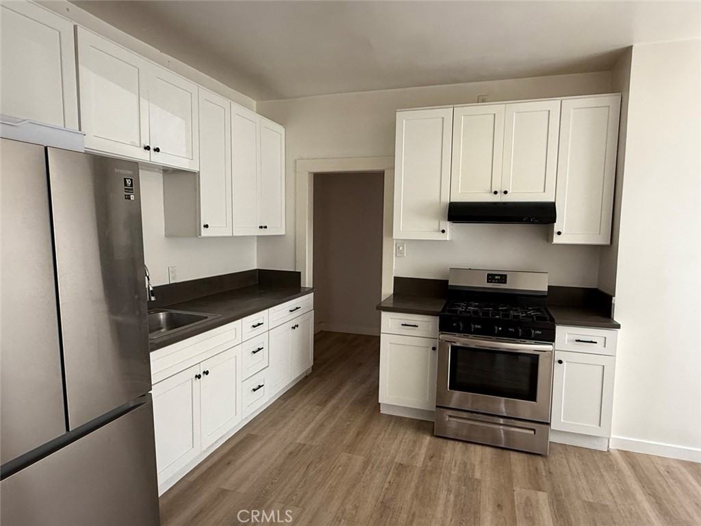 1231 S Mariposa Ave #1231 - Photo 3 of 10