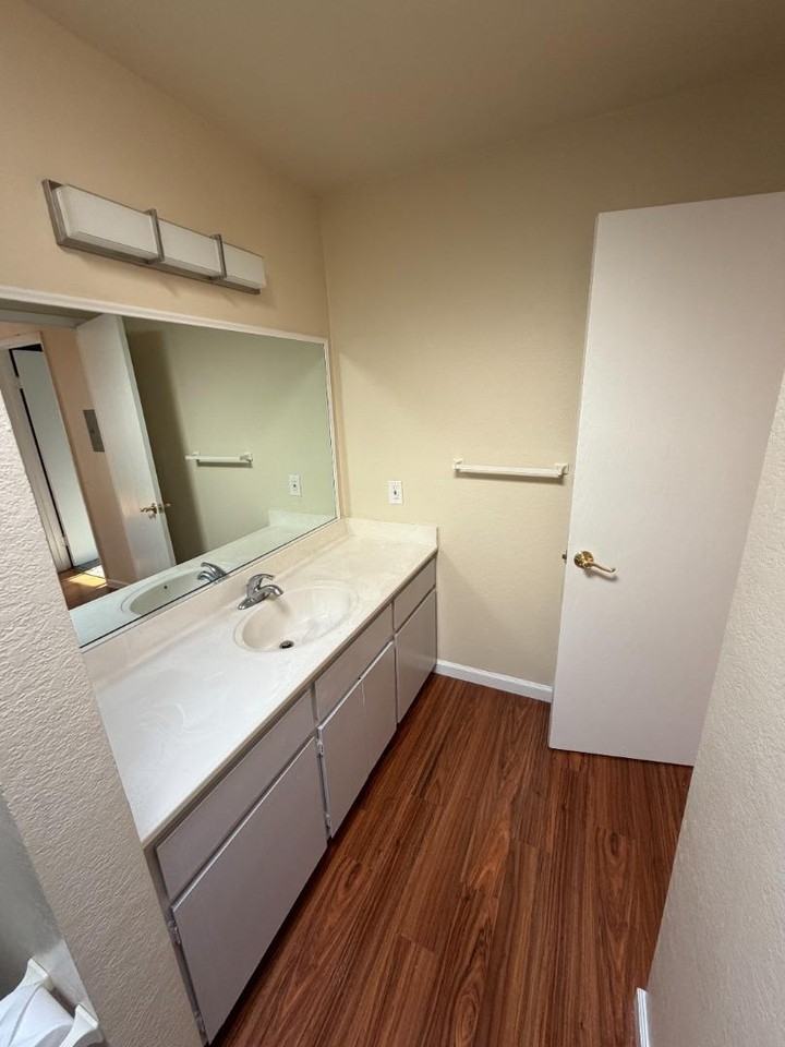 190 Eastmoor Ave #190-10 - Photo 4 of 19