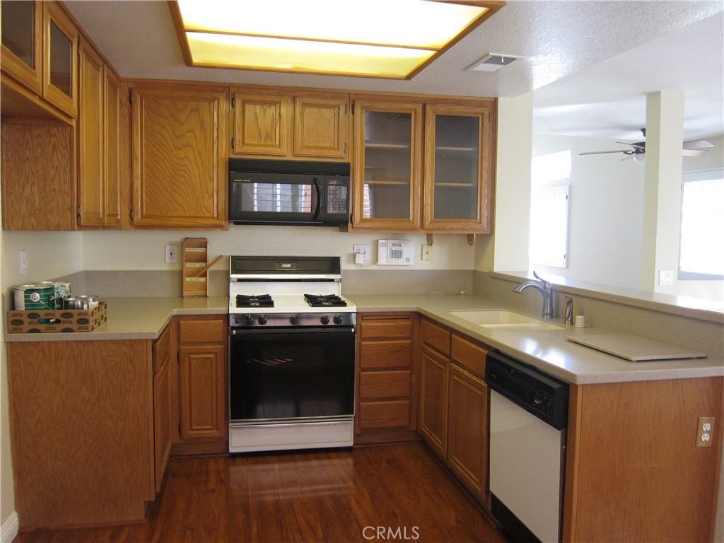 23801 Sierra Oak Dr #23801 - Photo 4 of 8