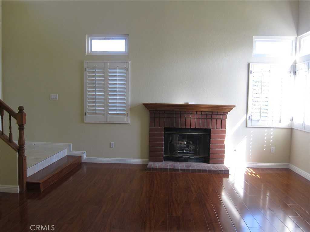 23801 Sierra Oak Dr #23801 - Photo 5 of 8