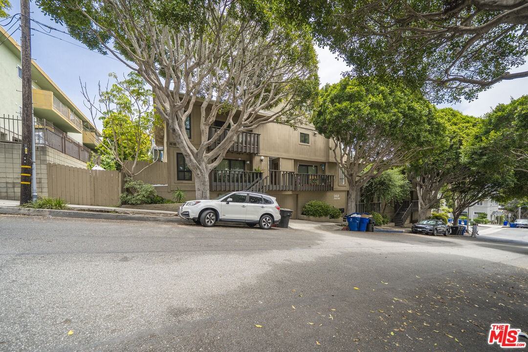 302 Ashland Ave #302-101 - Photo 4 of 33