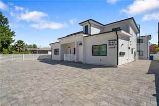 11140 Woodley Ave - Photo 1 of 1