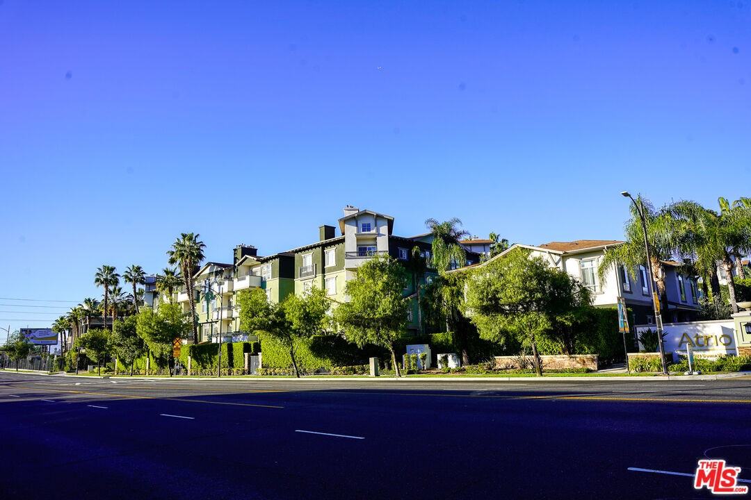 1901 N Buena Vista St #1901-3305 - Photo 3 of 6