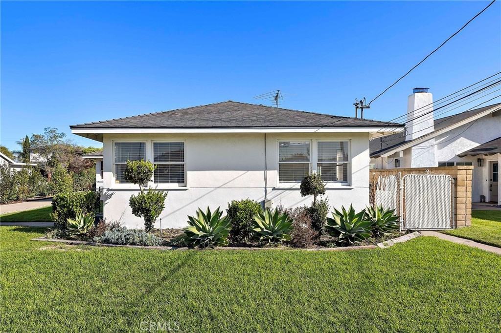 364 E 18th St #364 - Photo 2 of 17