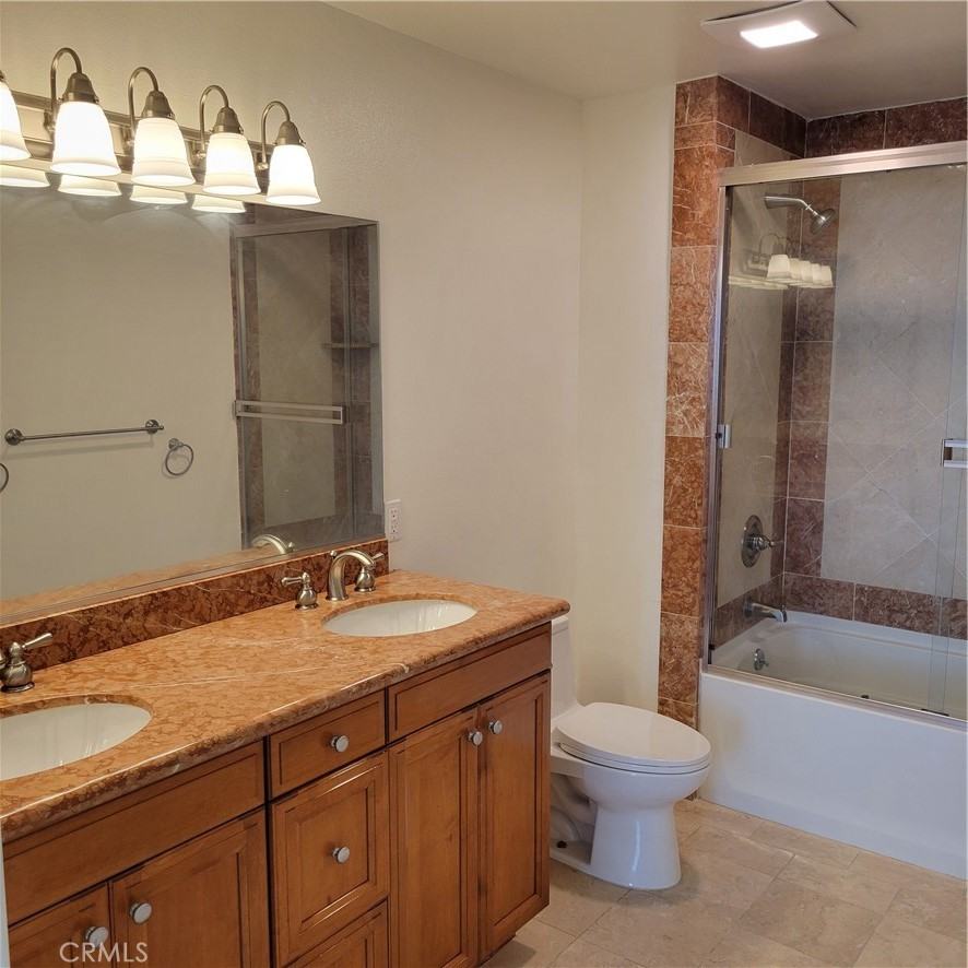 815 S Grand Ave #815-7 - Photo 3 of 12