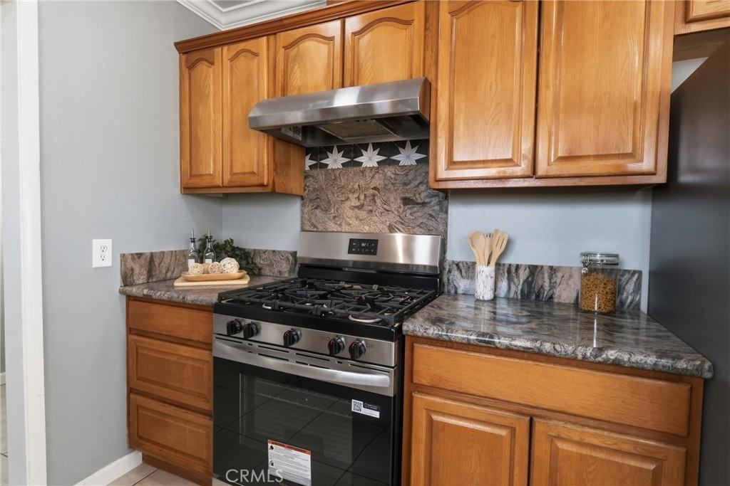 535 W Ralston St #535 - Photo 4 of 40