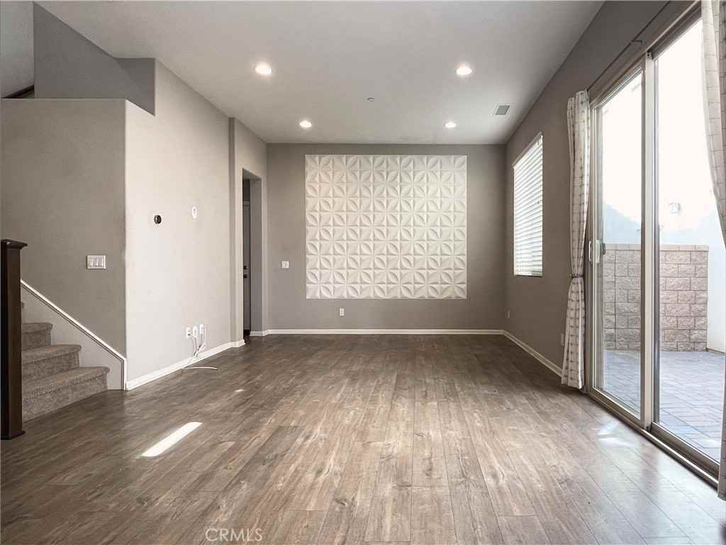 355 Catalina Way #355 - Photo 2 of 21