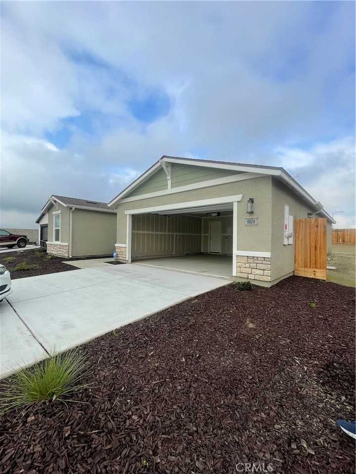 8824 Scintilla Ave #8824 - Photo 7 of 33