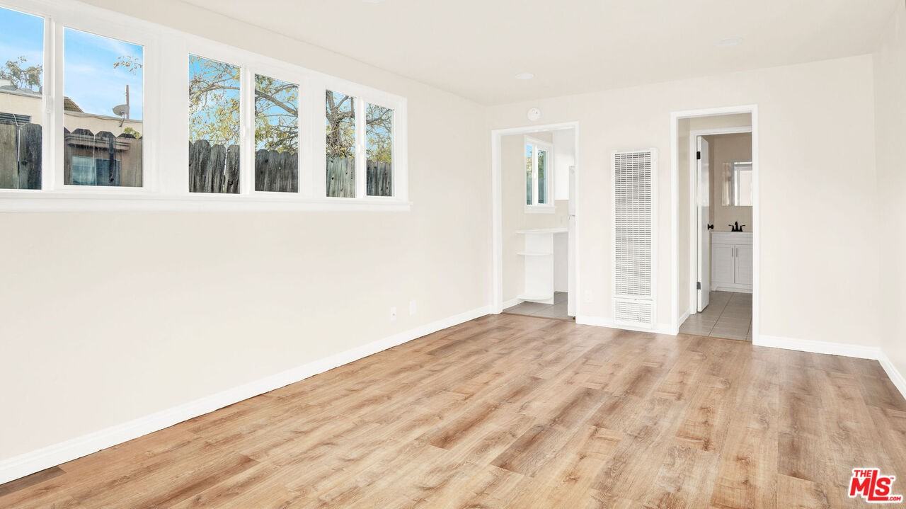 705 S Adams St #705A - Photo 2 of 18