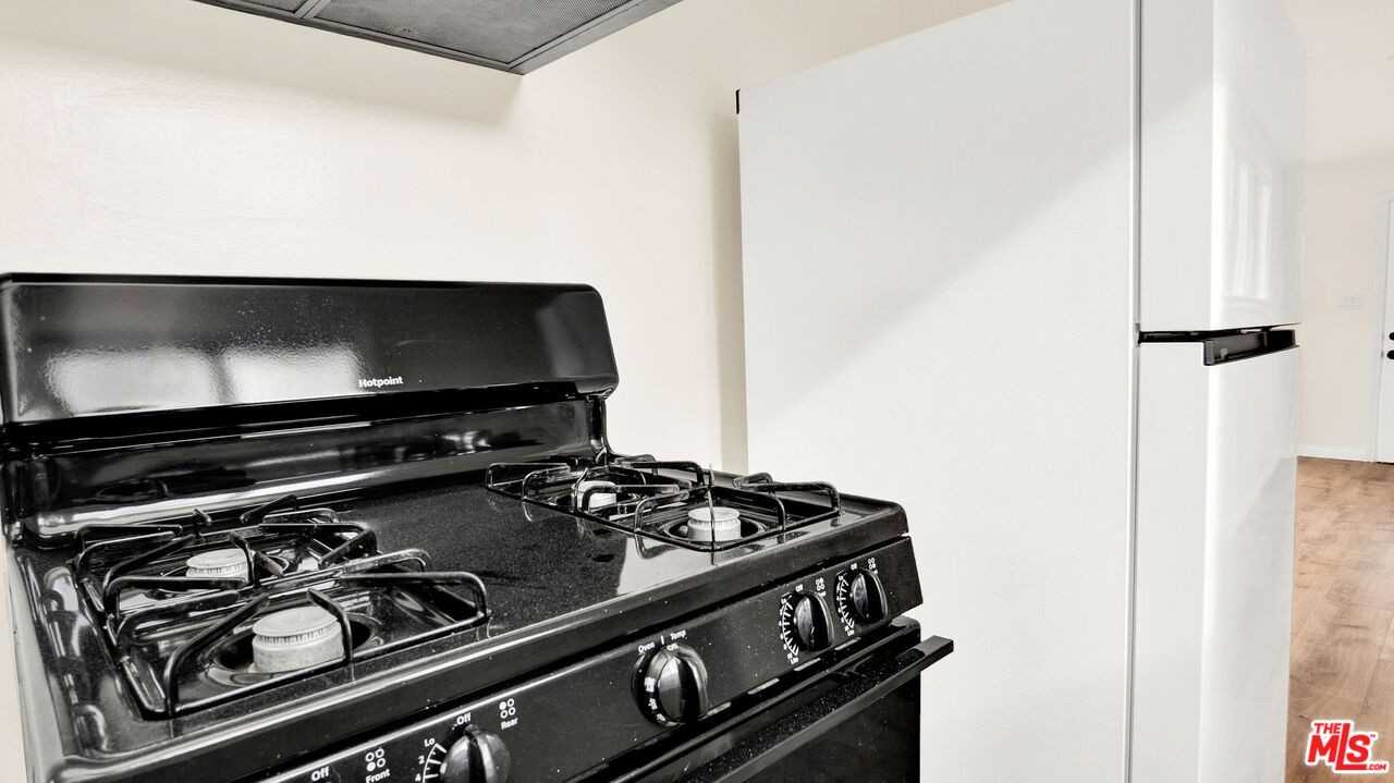 705 S Adams St #705A - Photo 4 of 18