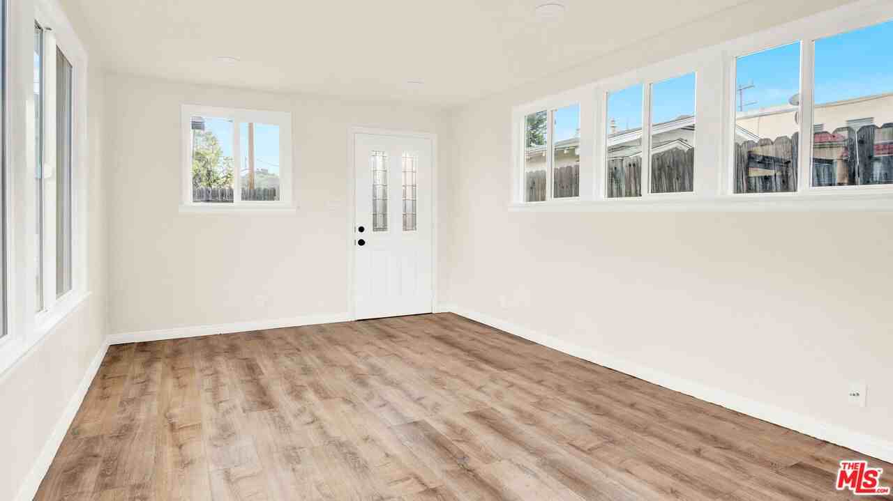 705 S Adams St #705A - Photo 5 of 18