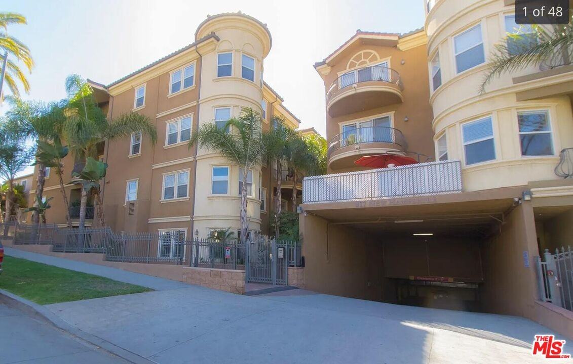 917 S New Hampshire Ave #917-102 - Photo 2 of 15