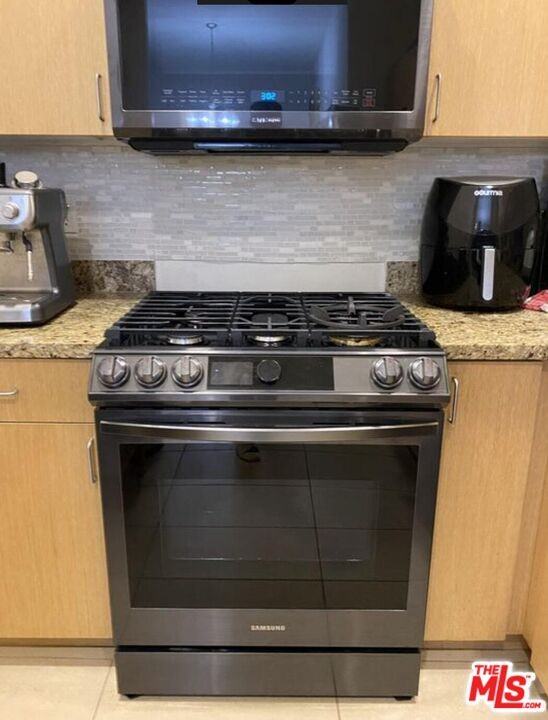 917 S New Hampshire Ave #917-102 - Photo 3 of 15