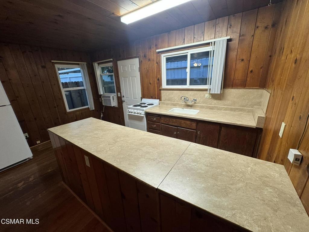 1741 Church St #1741B - Photo 5 of 10