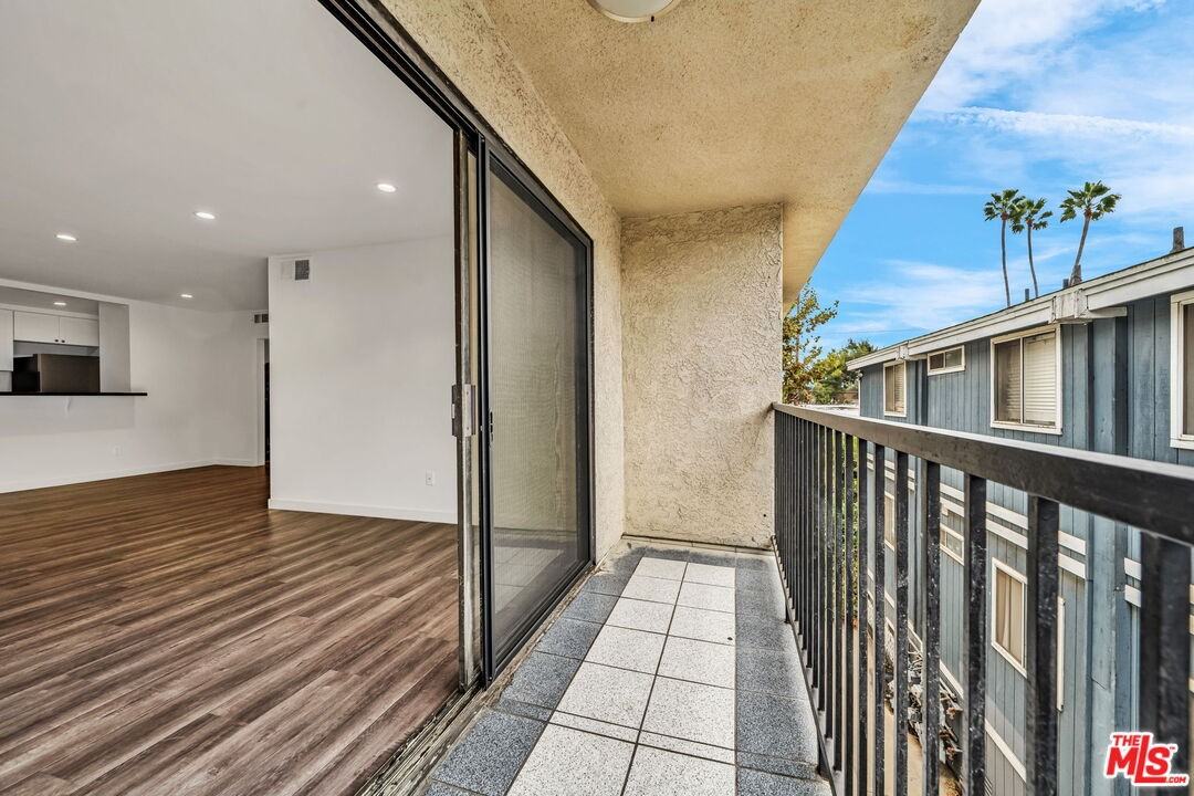 7453 Haskell Ave #7453-7 - Photo 6 of 14