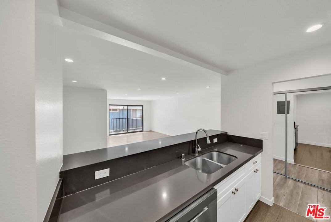 7453 Haskell Ave #7453-7 - Photo 7 of 14