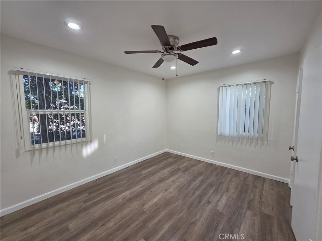 20609 Hartland St #20609-2 - Photo 5 of 17