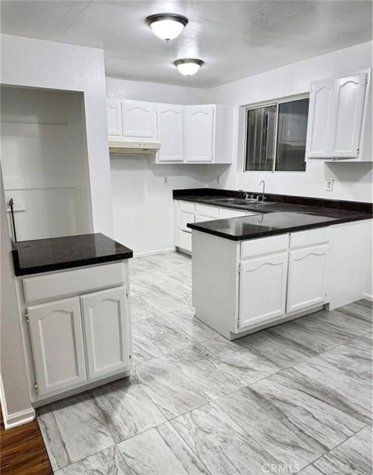 822 E 87th St #822 - Photo 3 of 6