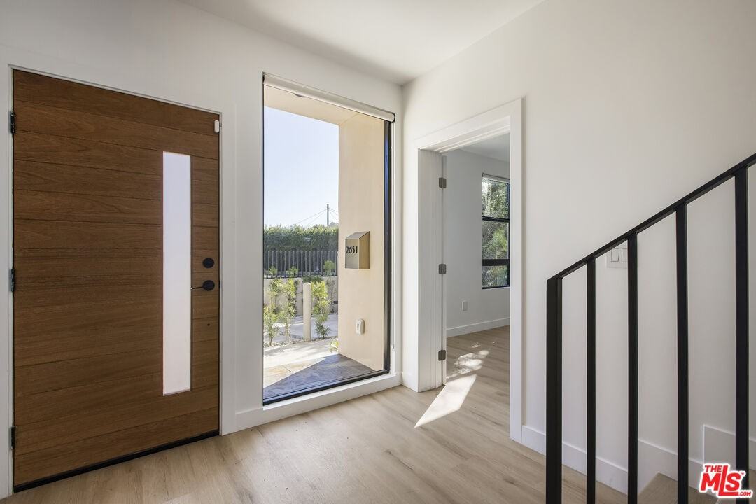 2651 1/2 Vineyard Ave #2651 - Photo 7 of 17