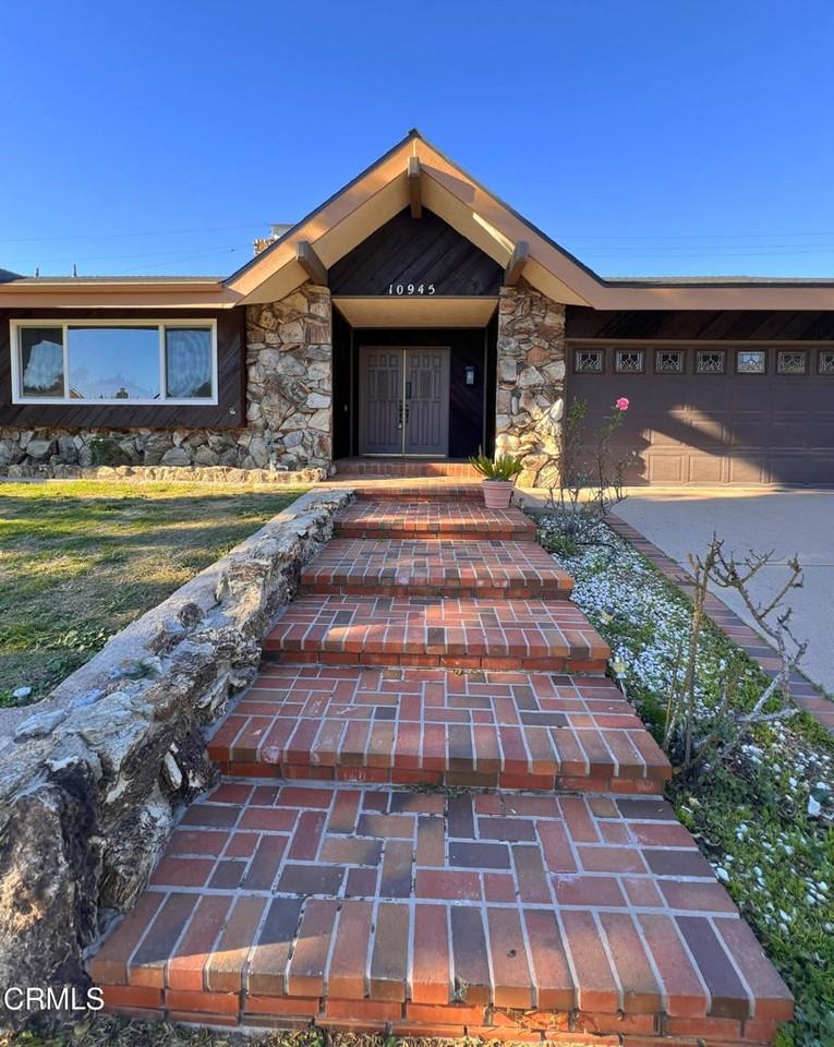 10945 Kings Rd #10945 - Photo 4 of 19