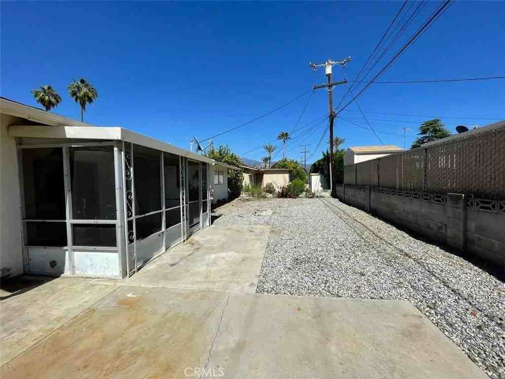 43353 Acacia Ave #43353 - Photo 4 of 7