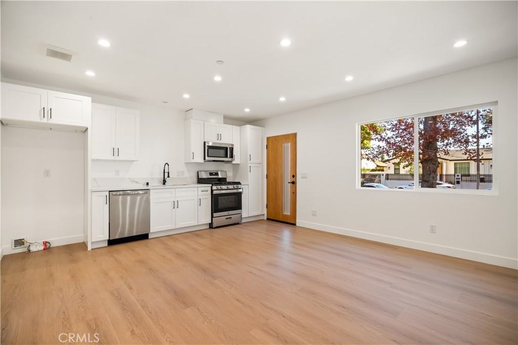 6933 Jellico Ave #6933 - Photo 3 of 13