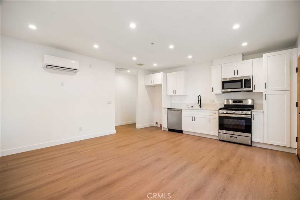 6933 Jellico Ave #6933 - Photo 4 of 13