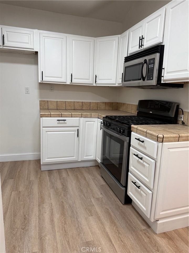 17724 Los Alimos St #17724 - Photo 3 of 9