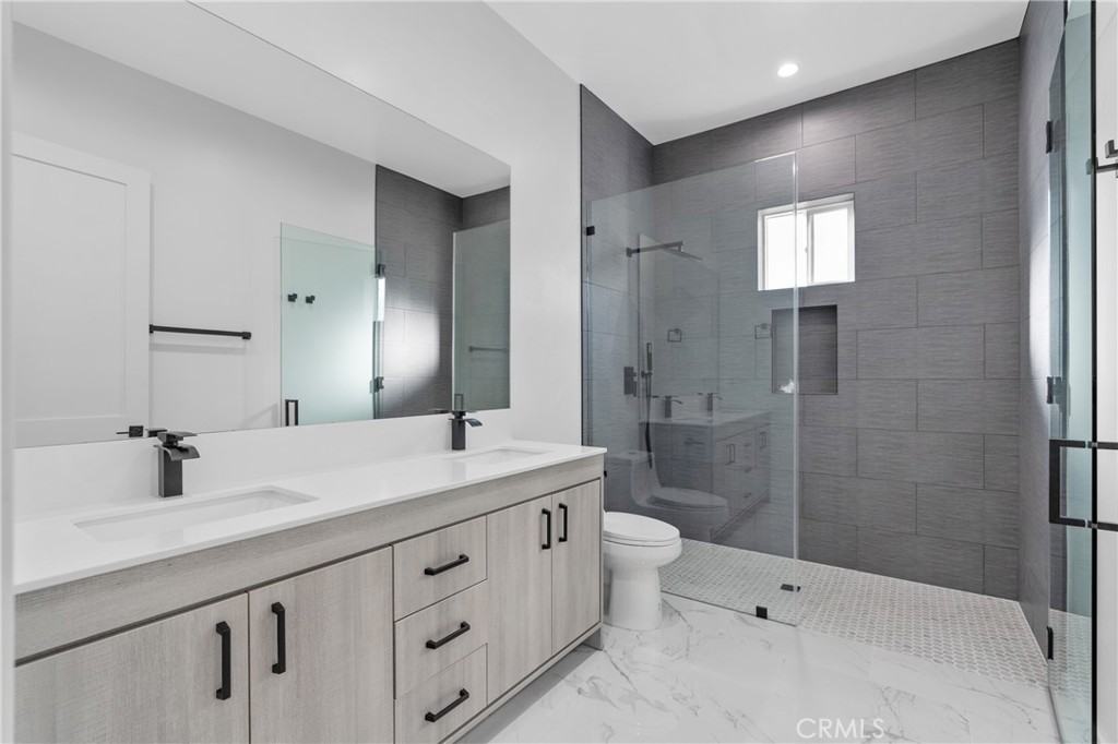 17313 Los Alimos St #17313 - Photo 3 of 16