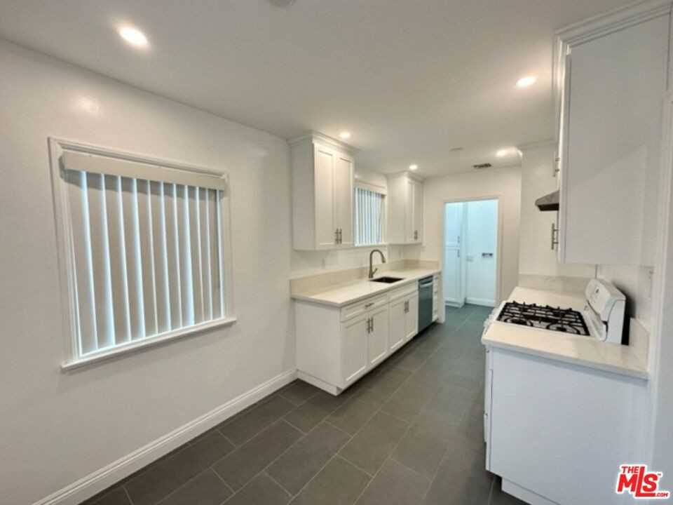 6654 Aldea Ave #6654 - Photo 6 of 19