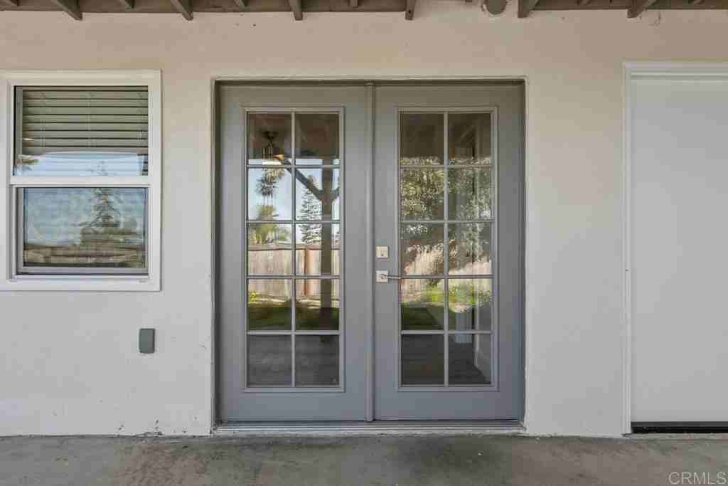 1136 Montura Rd - Photo 2 of 17