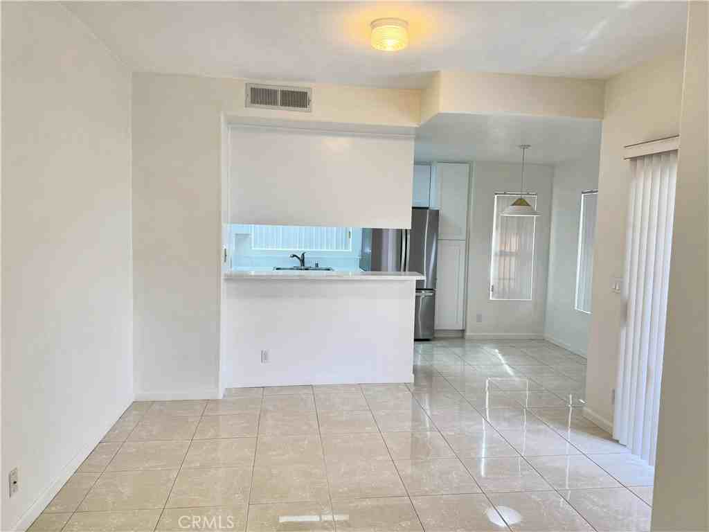 18319 Hart St #18319-3 - Photo 2 of 18