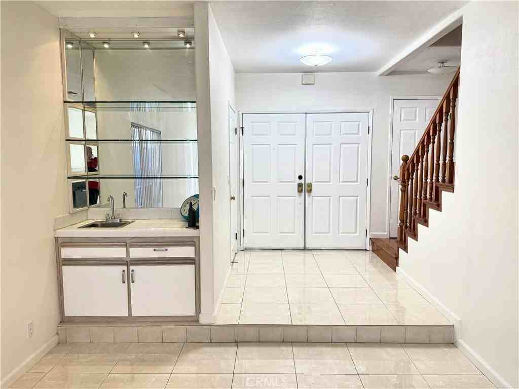 18319 Hart St #18319-3 - Photo 6 of 18