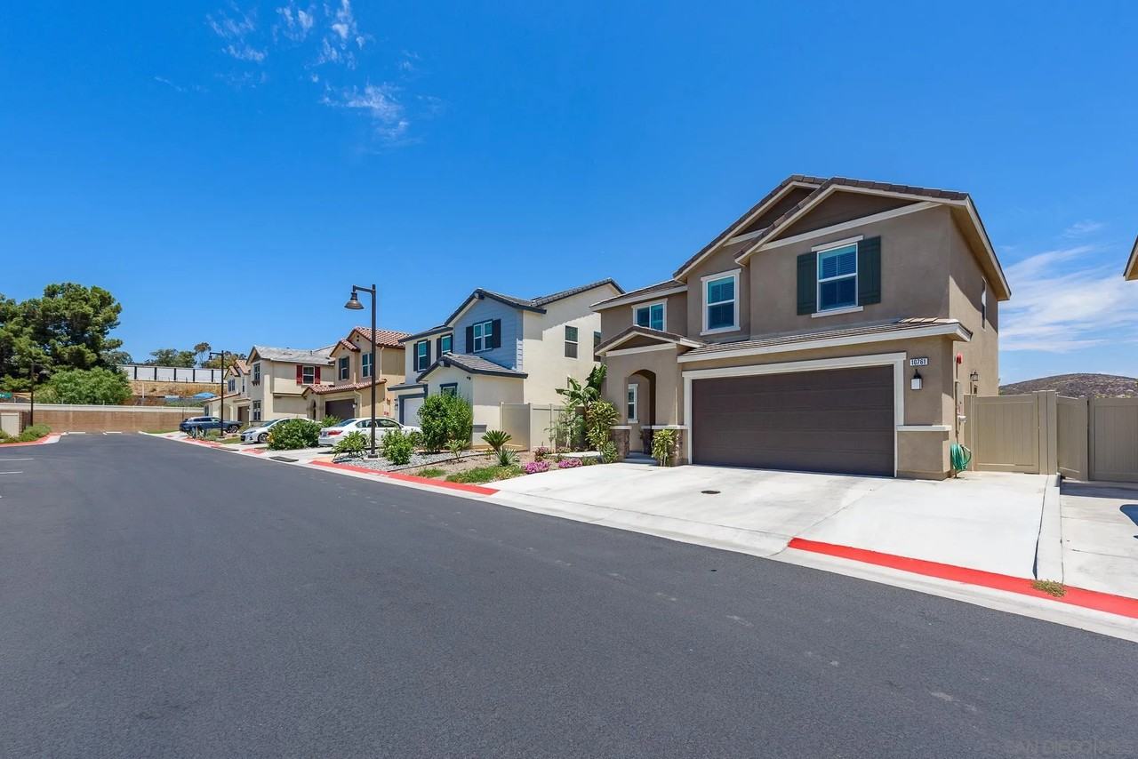 10761 Ensworth Way #10761 - Photo 7 of 38