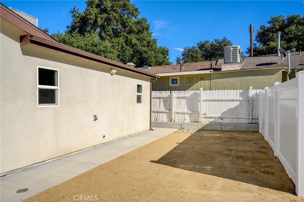 7649 Thousand Oaks Dr #76491-2 - Photo 3 of 25