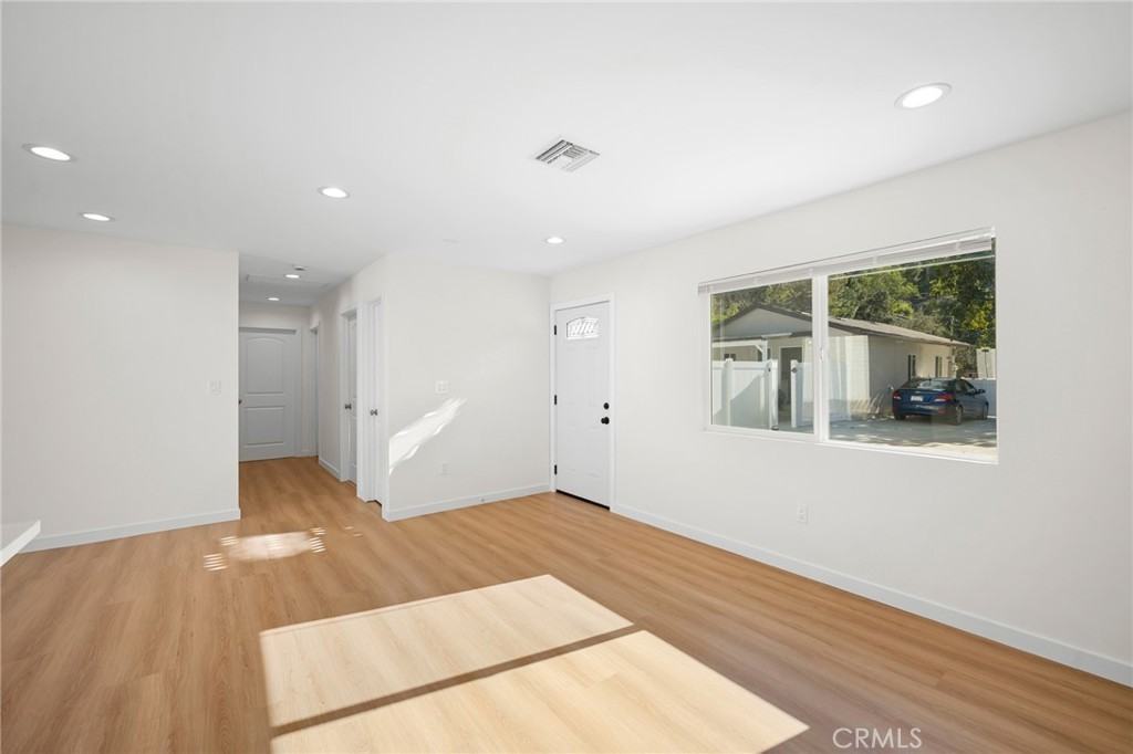 7649 Thousand Oaks Dr #76491-2 - Photo 7 of 25