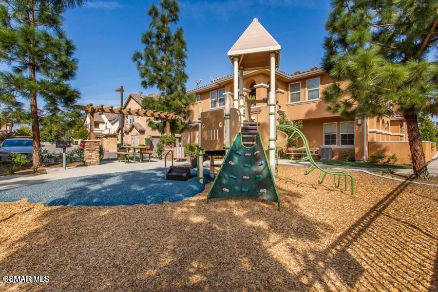 1654 Heywood St #1654D - Photo 6 of 14