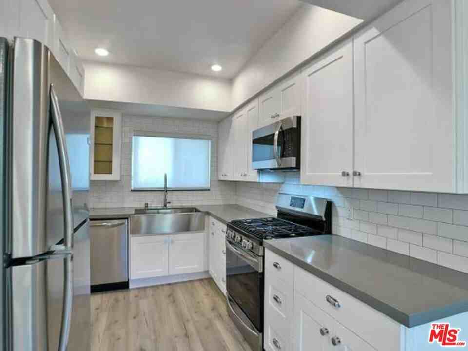 1900 Silver Lake Blvd #1900-104 - Photo 7 of 21