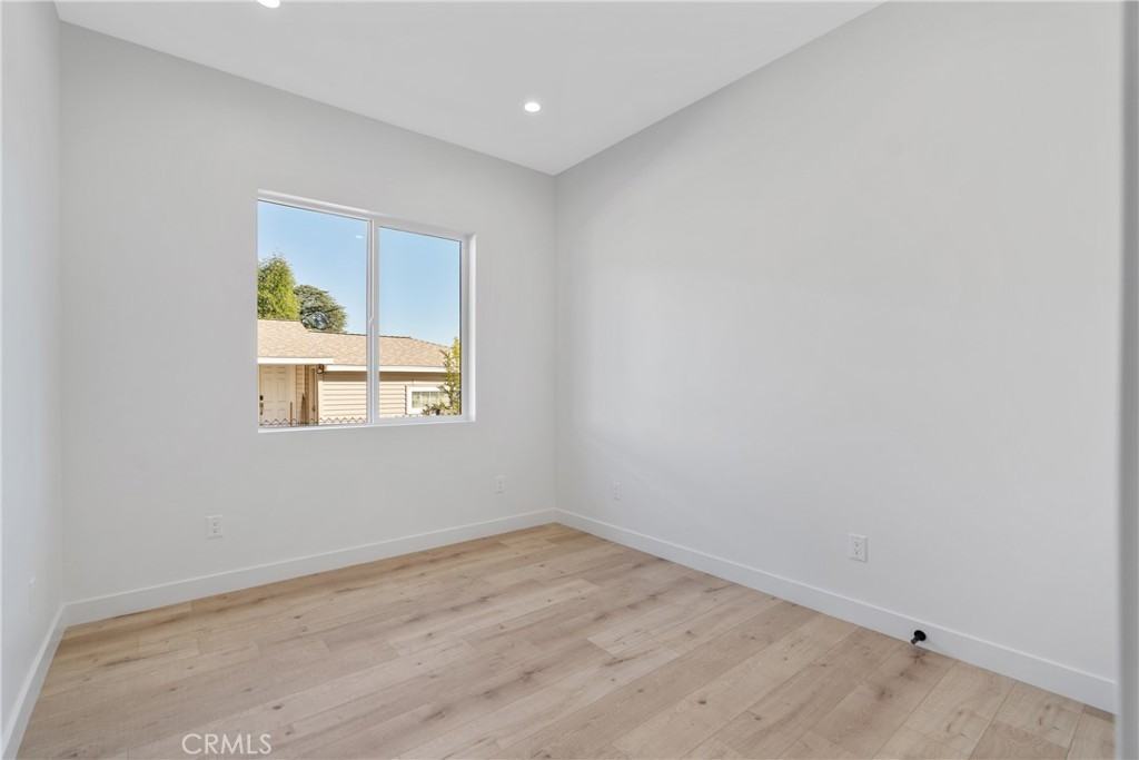 17311 Los Alimos St #17311 - Photo 5 of 15