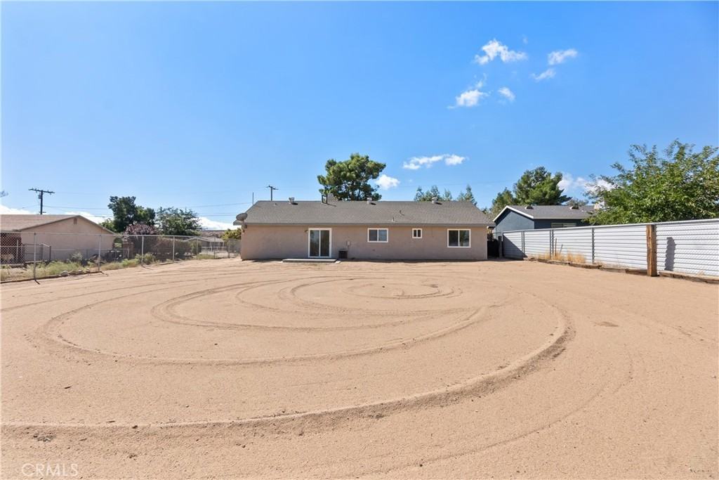 18742 Vine St #18742 - Photo 4 of 34