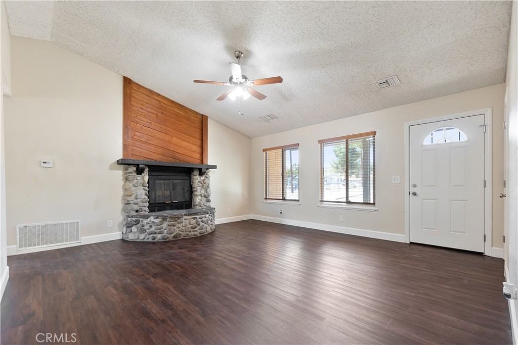 18742 Vine St #18742 - Photo 6 of 34