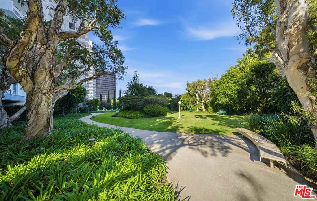 2160 Century Hl #2160-910 - Photo 5 of 28