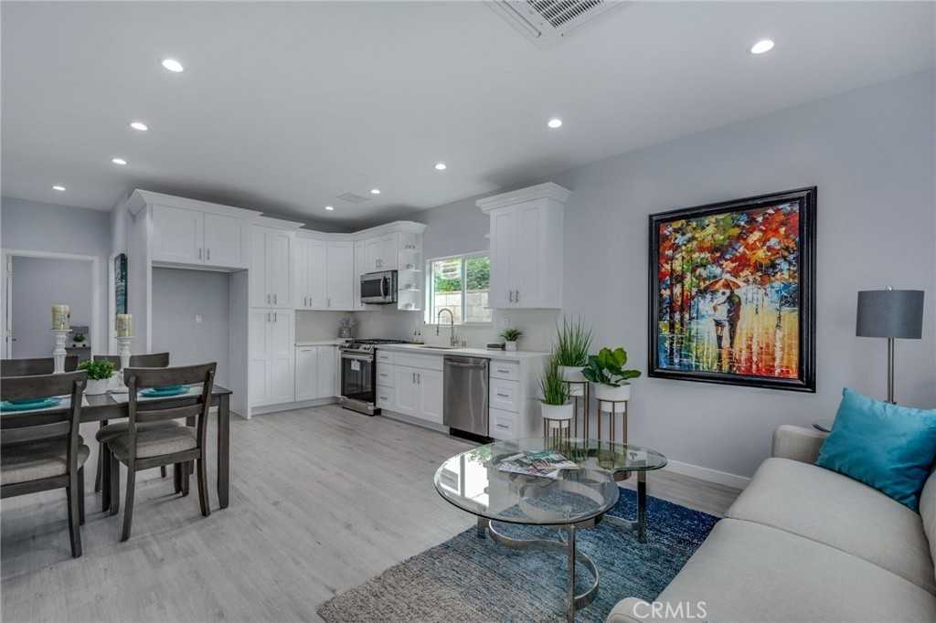 4433 Sunfield Ave #4433A - Photo 4 of 15