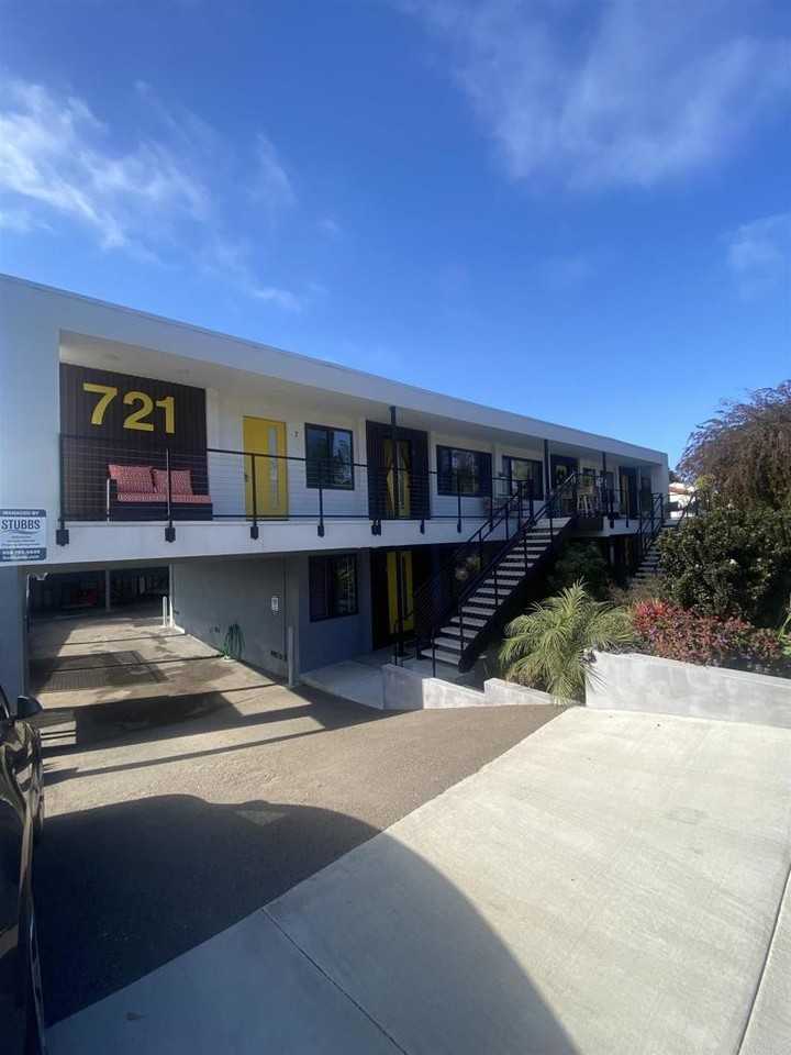 721 S Cedros Ave #721-7 - Photo 4 of 24