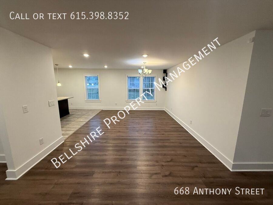 668 Anthony St - Photo 5 of 28