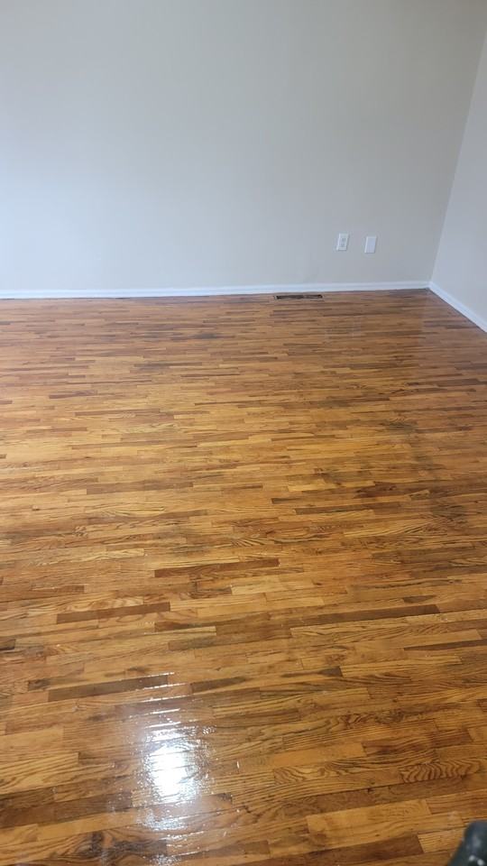 2512 Maplewood Ave #NA - Photo 2 of 5