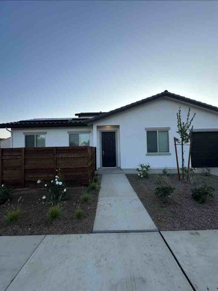 6002 E Sussex Way #NA - Photo 5 of 7