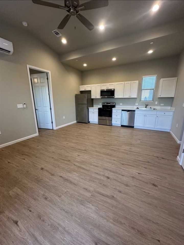 6002 E Sussex Way #NA - Photo 7 of 7